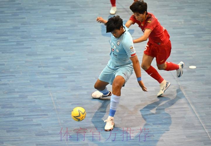 今日五人制赛场的垫场赛小球员 明日中国足球的未来希望 今日五人制赛场的垫场赛小球员 明日中国足球的未来希望