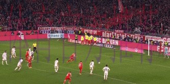 凯恩压哨救主！造点后点球绝平，77场轰80球，再创德甲纪录